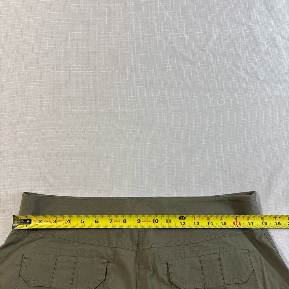 Chico's Sage Green Roll-up Cargo Capris - Picture 5 of 6